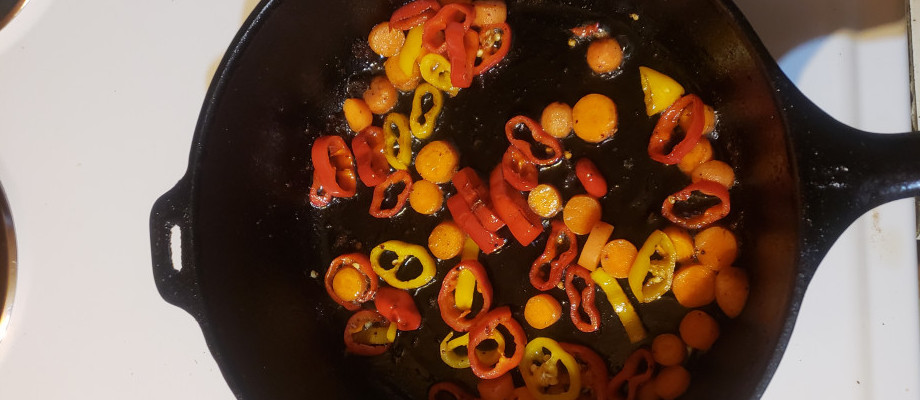 Sauteing carrots and bell peppers